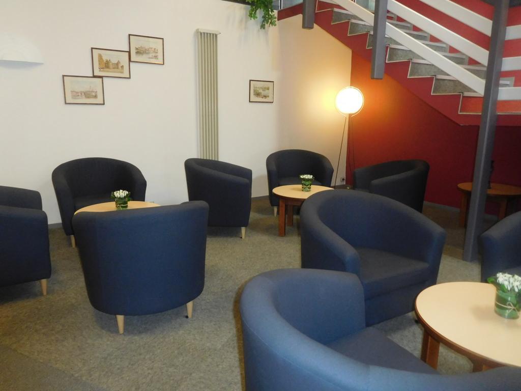 Au Relais De L'oust Hotel 3*