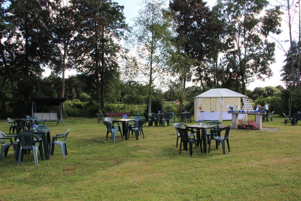 Hotel Au Relais De L'oust 3*