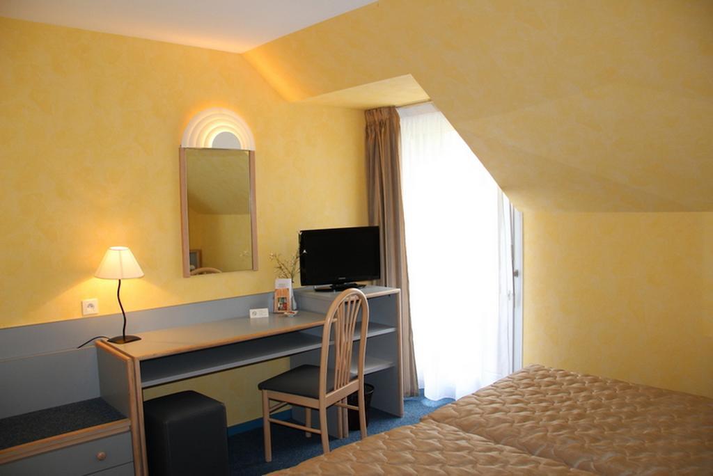 Hotel Au Relais De L'oust 3*